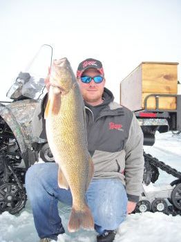 Hookedupsportfishing.com - Ice Fishing 3